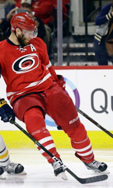 Skinner keeps Canes rolling at home with win over Sabres (Jan 13, 2017)